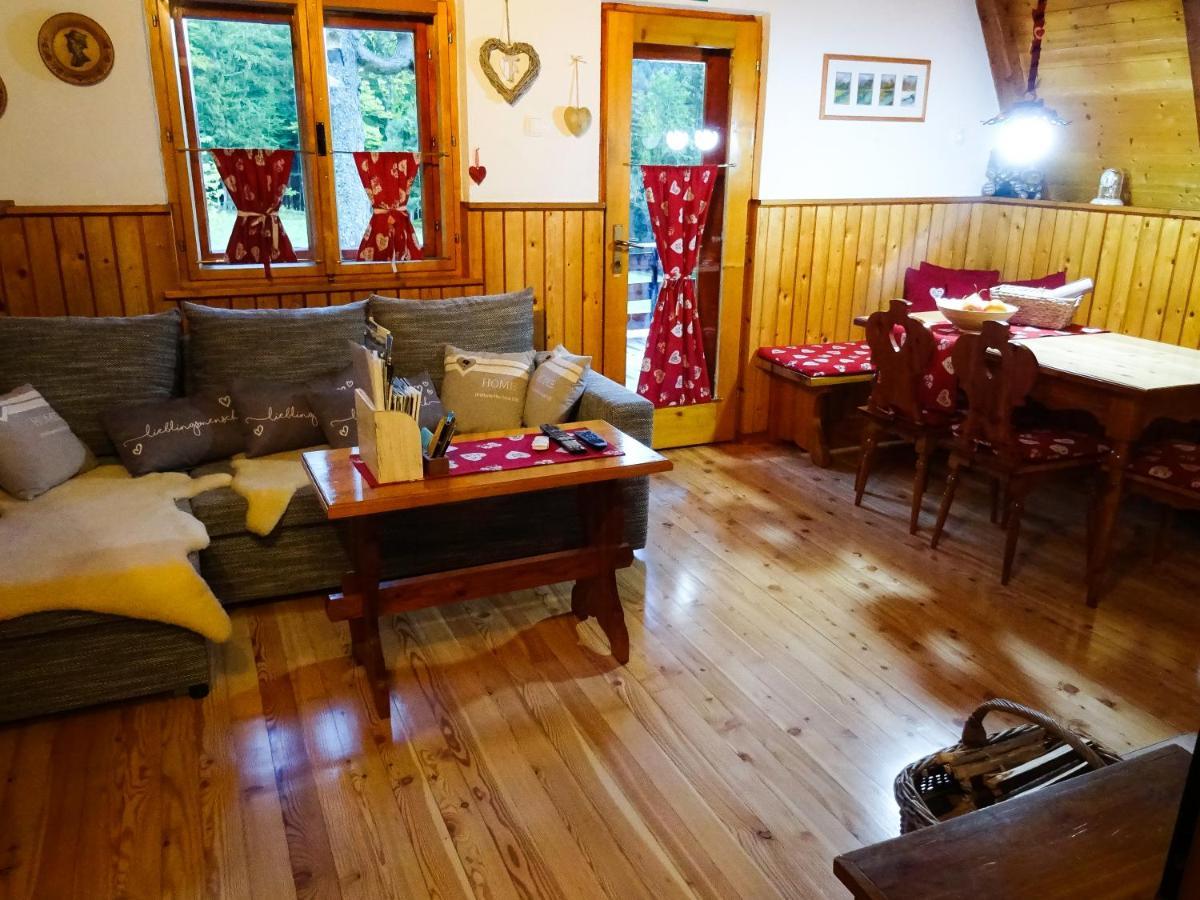 Wooden Cottage Jesenice Esterno foto