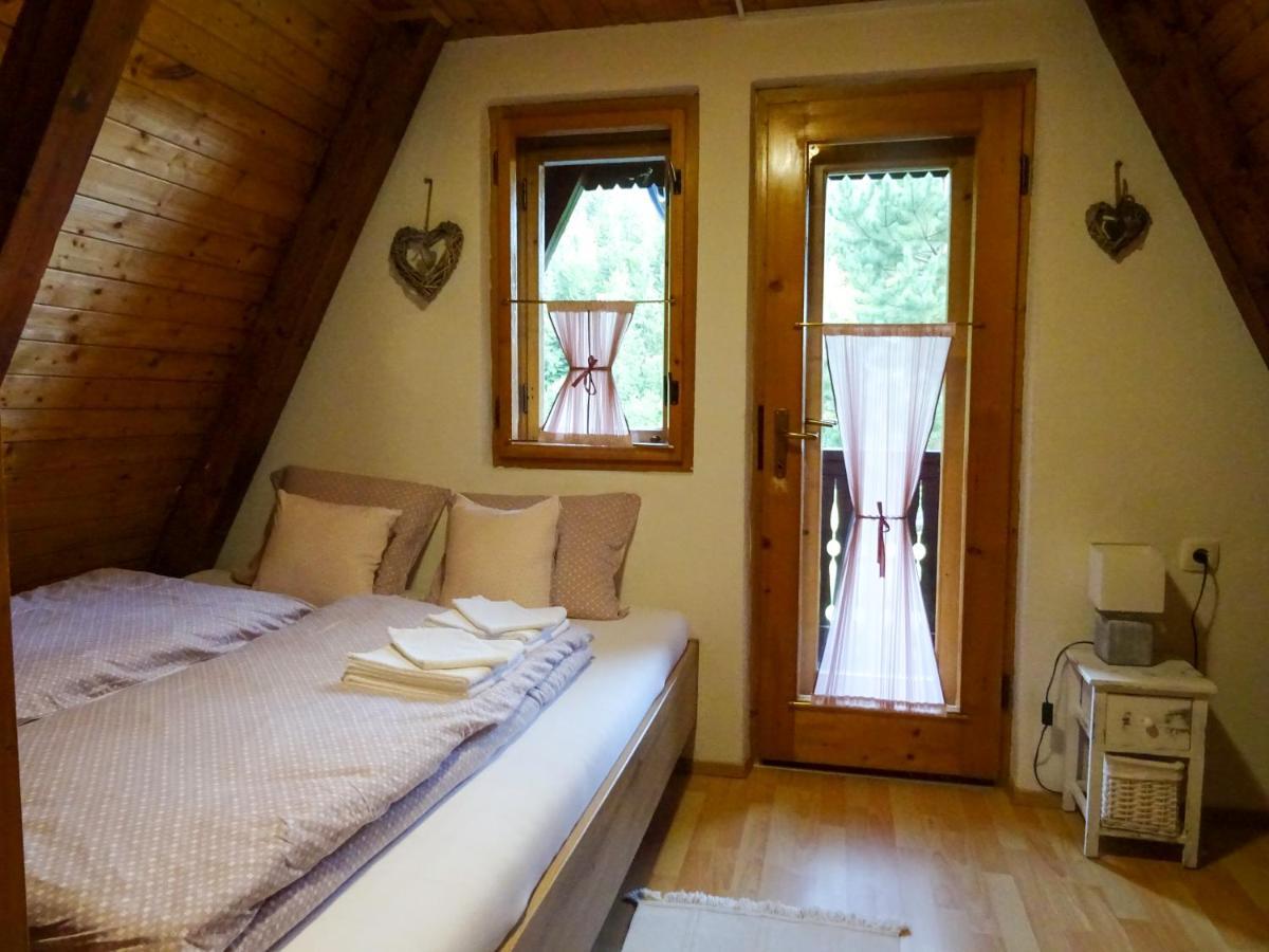 Wooden Cottage Jesenice Esterno foto